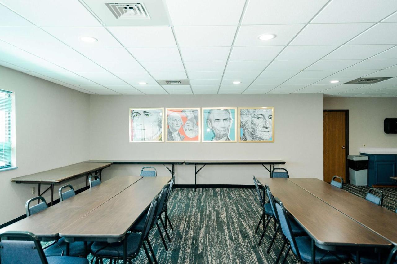 Americinn By Wyndham Tomahawk Ngoại thất bức ảnh